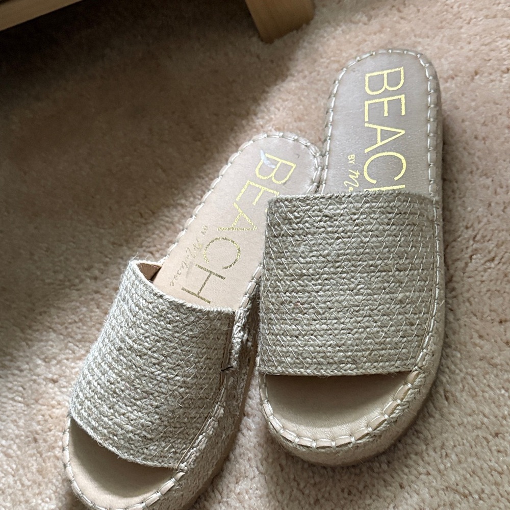 BEACH by Matisse Natural Woven Slide Sandals